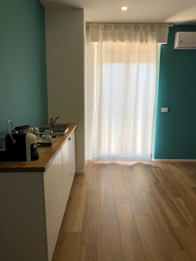 Suite Room Trani Bagian luar foto